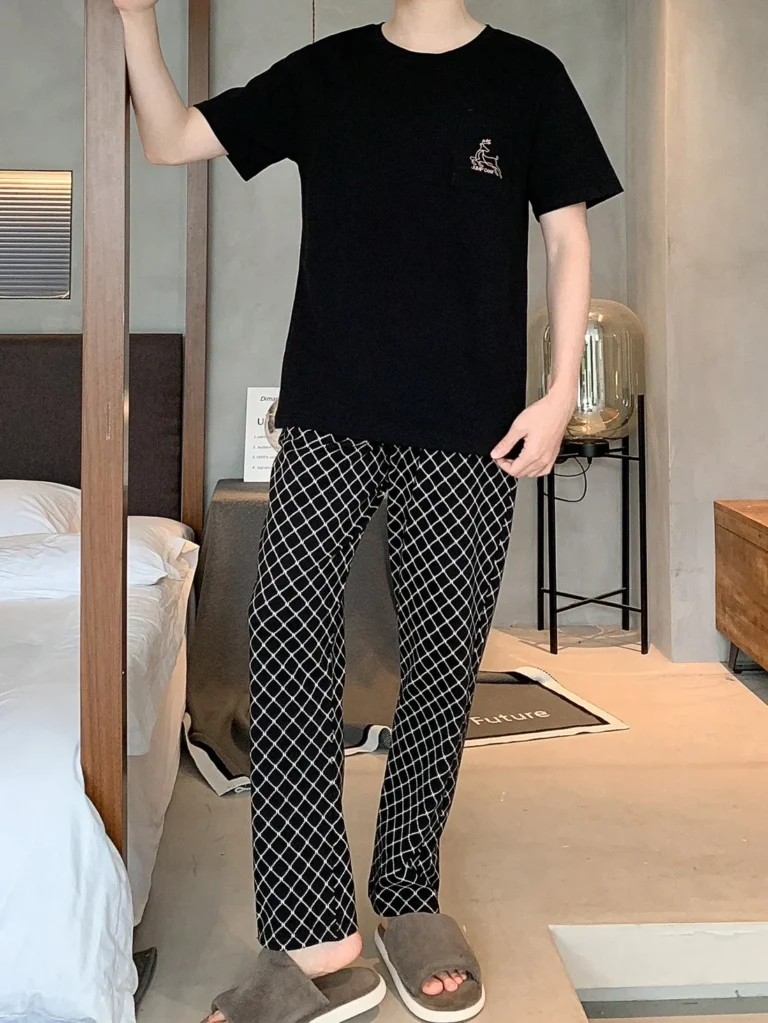 Black Diamond-Print Long Pajamas in black