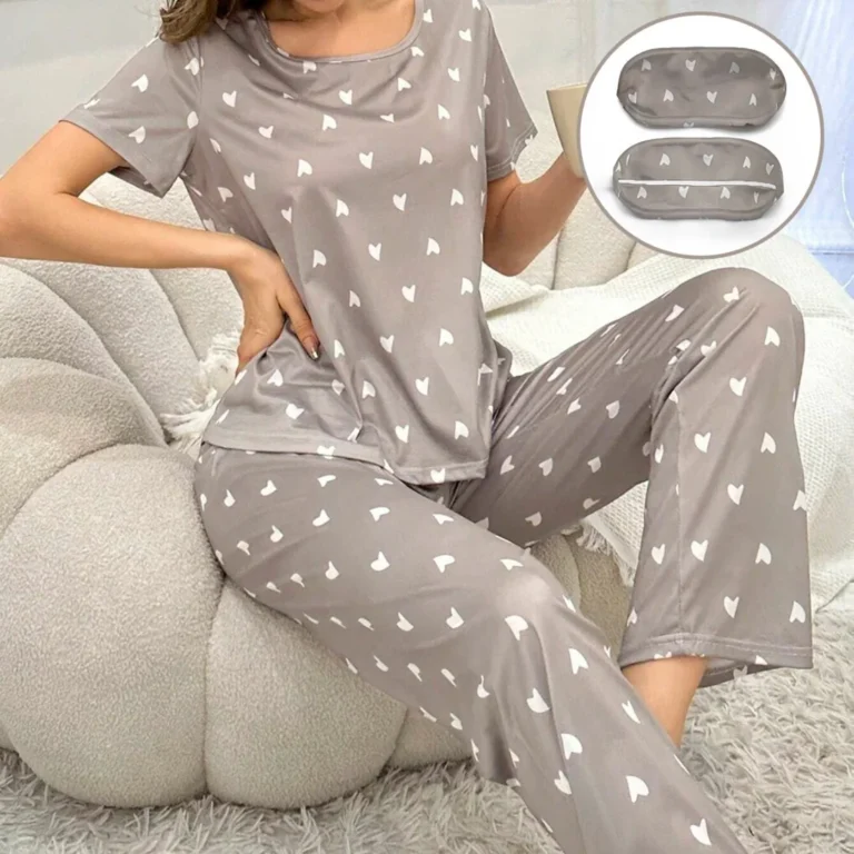Grey Heart Short-Sleeve Pajamas in grey